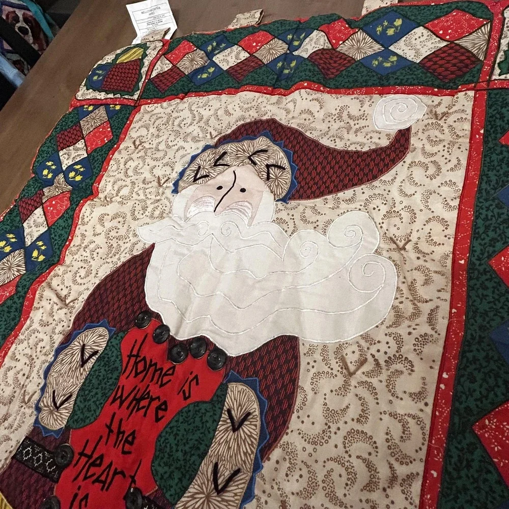 Vintage Midwest Cannon Falls Santa Quilt Wall Hanging 43x30 USA Home Heart Xmas